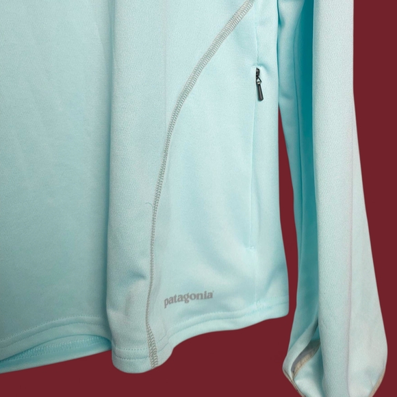 Patagonia Women's Light Blue Hoodie - Picture 8 of 11